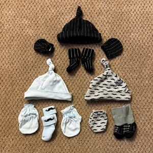 ⚠️Baby Hat, Mittens & Sock Set - Black, Blue, Gray⚠️
